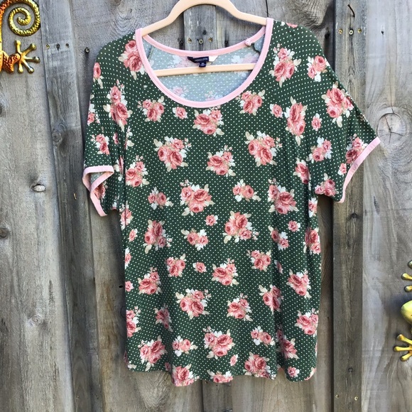Modcloth Tops - ModCloth Green & Pink Spring Floral Tee Sz XL